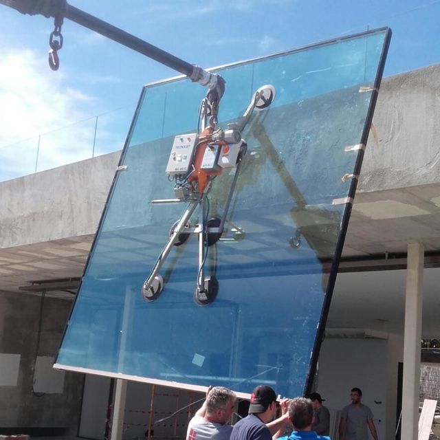 Construcciones Metálicas Fita instalación de cristal