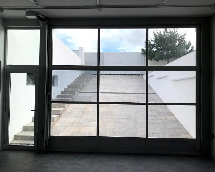 Construcciones Metálicas Fita puerta desde interior