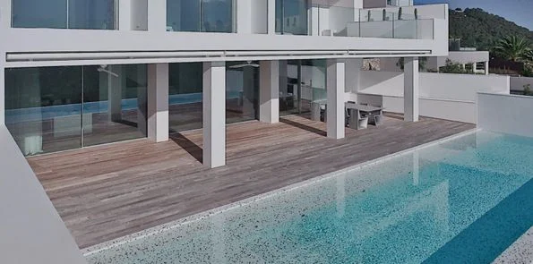Construcciones Metálicas Fita casa con piscina